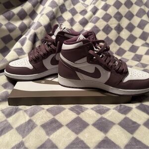 Nike White and Purple High-Top Sneakers Classic Style